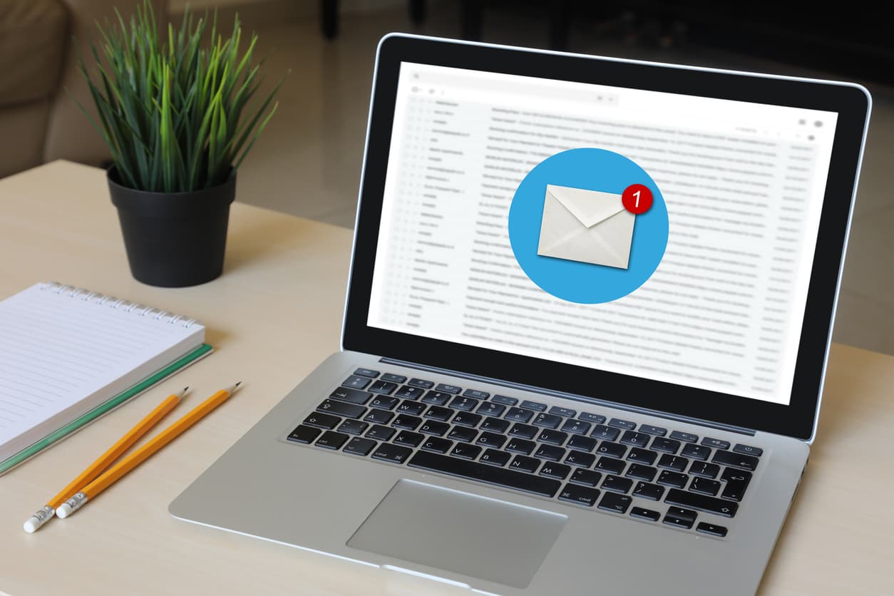 Create a Professional Email Signature: Our Free Tips and Tools